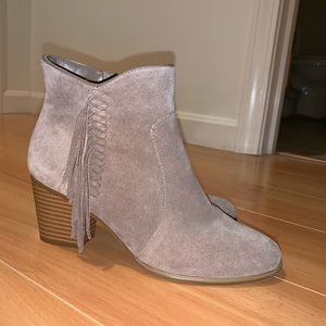 NWOT BASS - fringe heeled boots